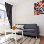 Fullhouse - Halle - M14 - Marketplace - Wonderful View Apartman *