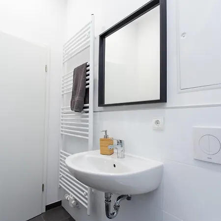 Fullhouse - Halle - M14 - Marketplace - Wonderful View Apartamento