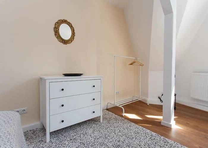 Fullhouse - Halle - M14 - Marketplace - Wonderful View * Галль