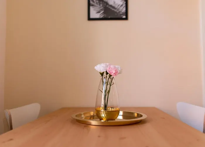 Fullhouse - Halle - M14 - Marketplace - Wonderful View Apartamento *