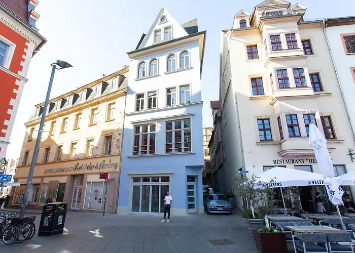 Fullhouse - Halle - M14 - Marketplace - Wonderful View Галль